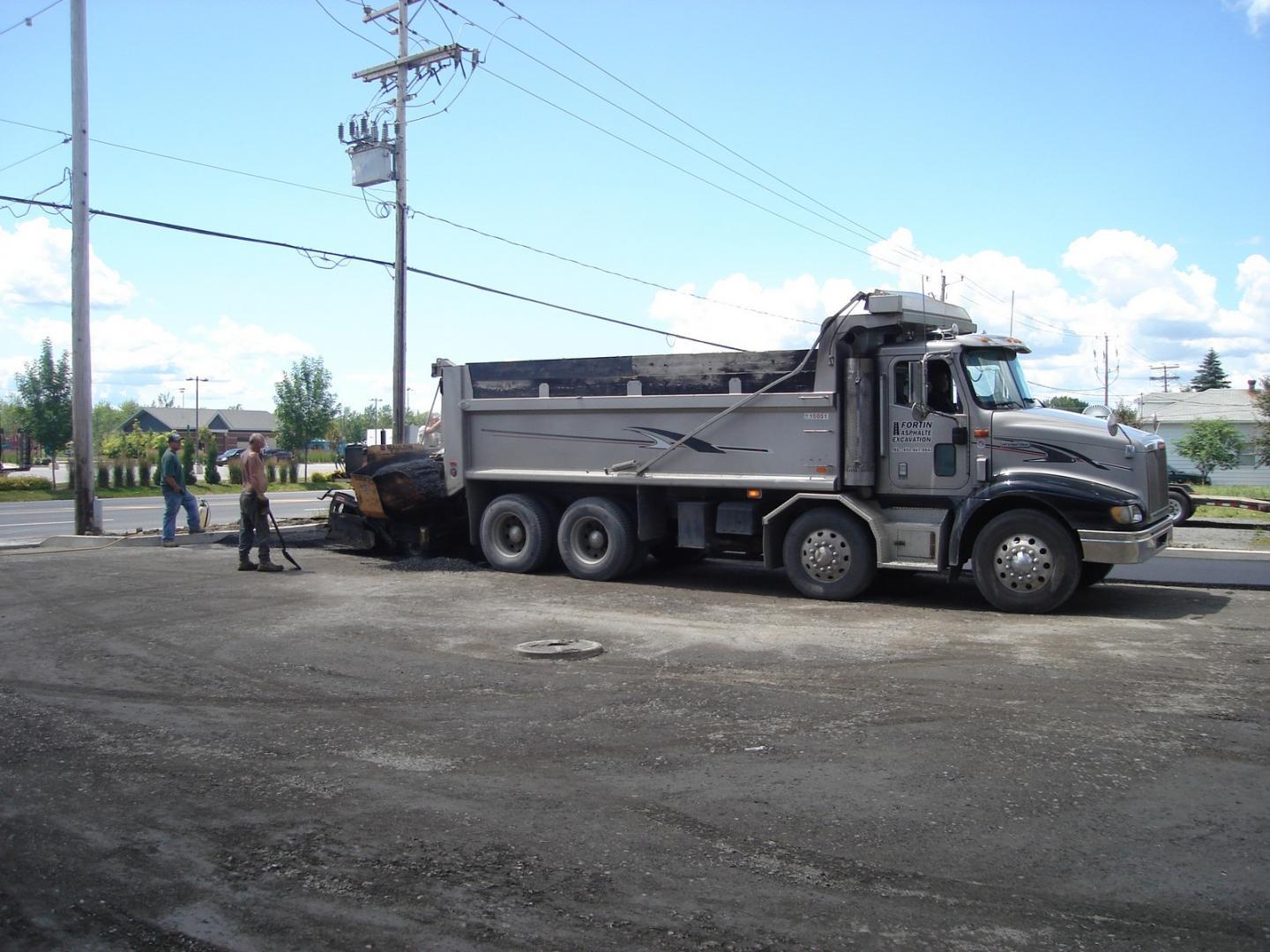 Pavage d'asphalte à Chambly